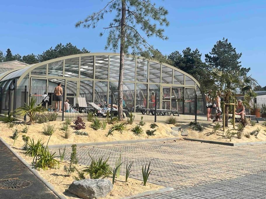 ז'ולוביל-לה-פאן Cottage Dans Parc Residentiel De Loisirs, Piscine, 150M De La Mer מראה חיצוני תמונה