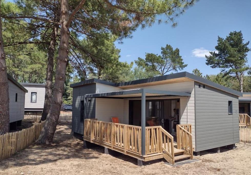 ז'ולוביל-לה-פאן Cottage Dans Parc Residentiel De Loisirs, Piscine, 150M De La Mer מראה חיצוני תמונה